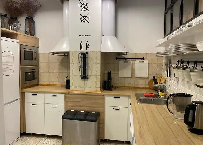 Hostel Numero Trece - Albergue Juvenil - Free Towels, Coffee & Tea, Remote Check-In (Adults Only) Alicante