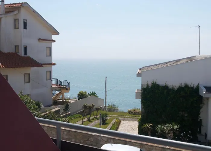 Hostel & Surfcamp 55 Ericeira
