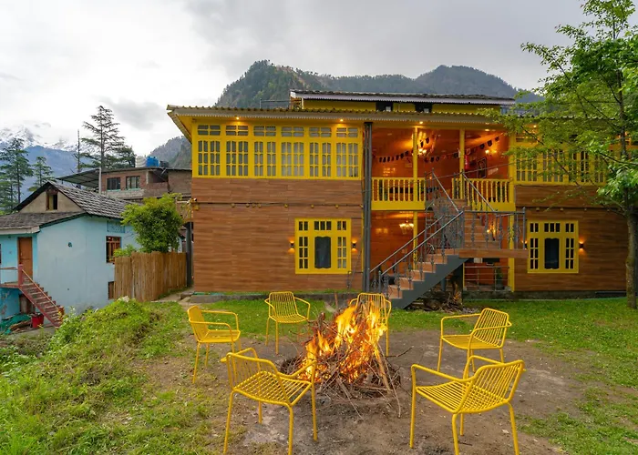Whoopers Boutique Kasol Hostel