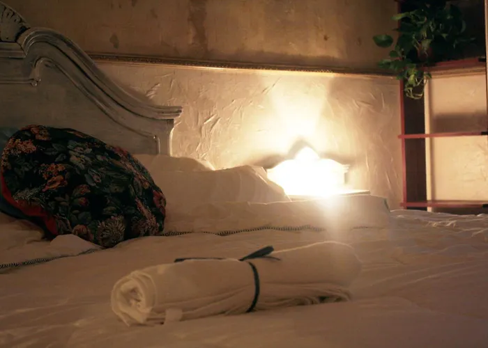 Bed & Art Barcelona Hostel