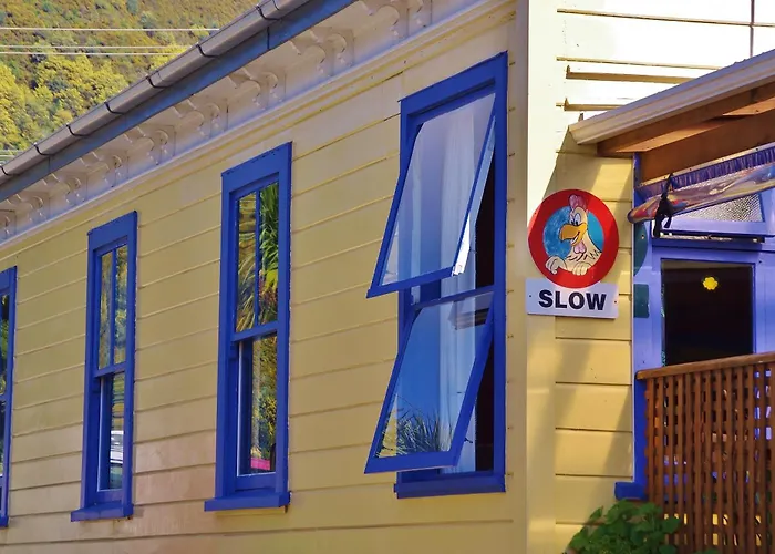 Sequoia Lodge Backpackers Picton