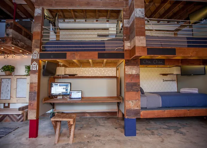 Podshare East Hollywood Hostel Los Angeles