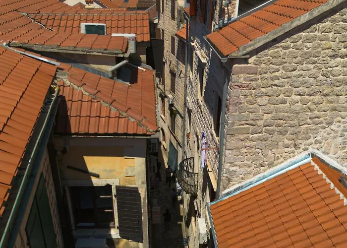 Old Town Youth Hostel Kotor