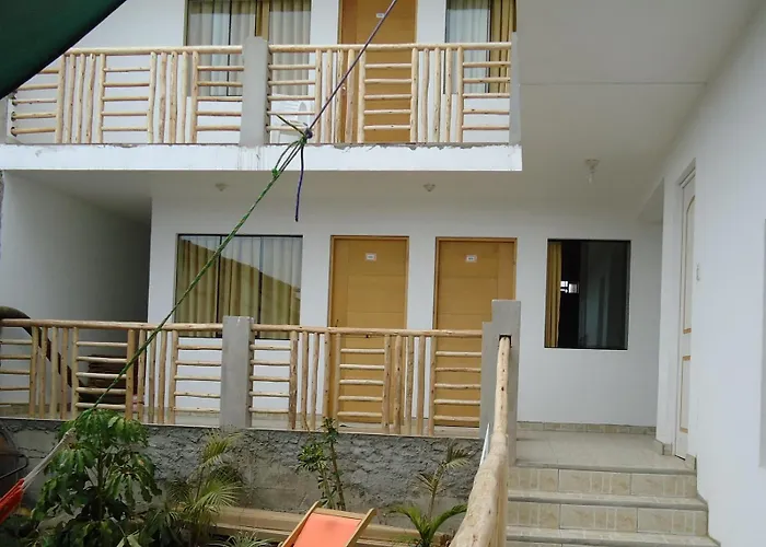 Paracas Backpackers House