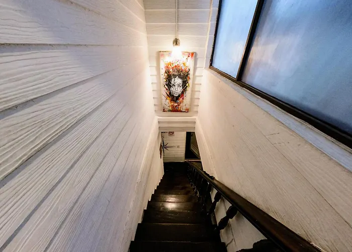 Back Home Backpackers Hostel Bangkok