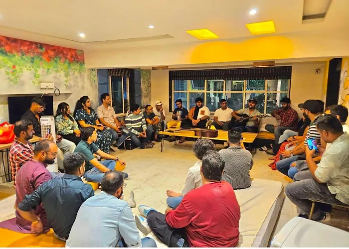 Coliwo Un - Viman Nagar Hostel Pune