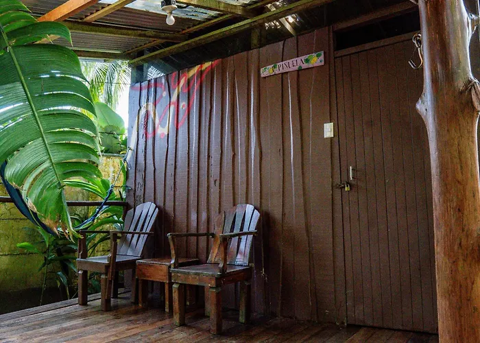 Flutterby House Hostel Uvita