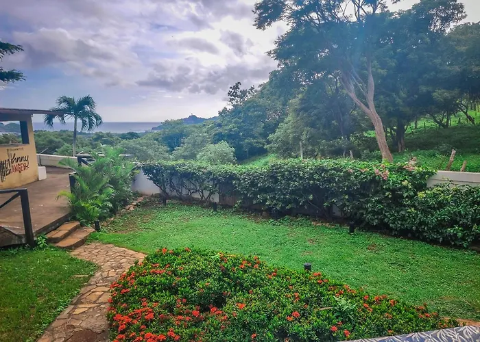Casa De Olas - Eco Rustic Hostel San Juan del Sur