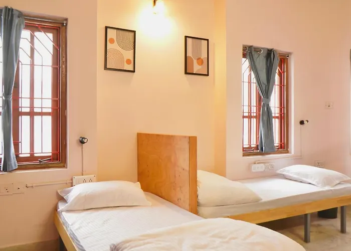 Roambay - Gokulam Hostel Mysore