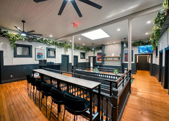 Howzit Hostels Hawaii Hilo