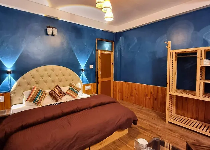 The Bunker Burwa Manali Hostel