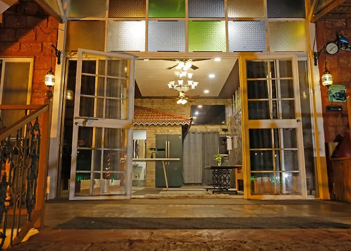 Hot - House Of Travellers, Lonavala By Mody Stays