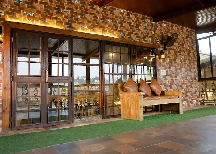 Hot - House Of Travellers, Lonavala By Mody Stays