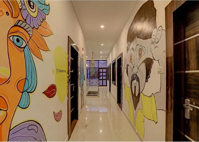 Madpackers Khajuraho Hostel