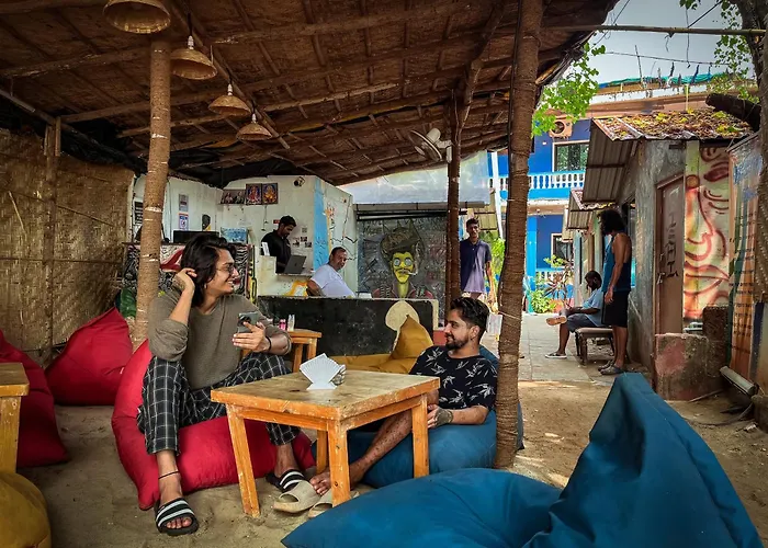 12 Monks - Beachfront Hostel Arambol