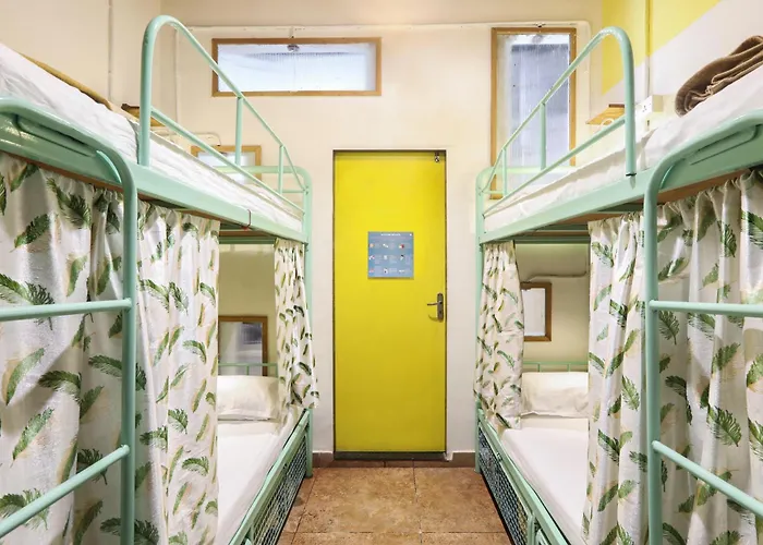 Hostel Mantra Mumbai