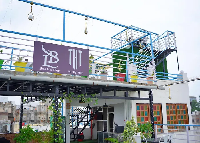 Hotel Lake Bridge Udaipur