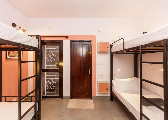 Locul Uptown - Near Bangalore Palace Grounds