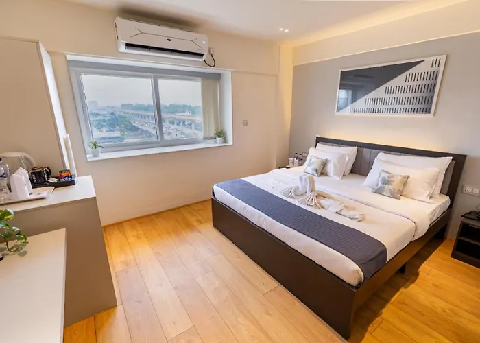 Offbeat Ccu On Em Bypass Hostel Kolkata