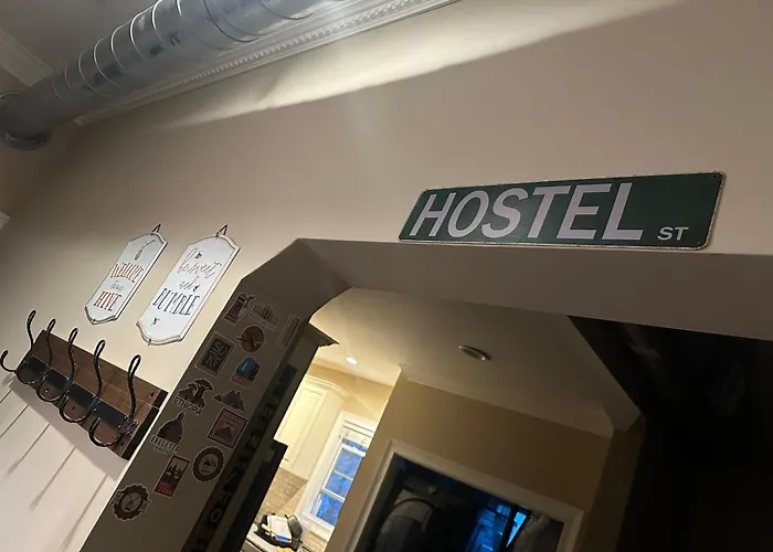 Ferry Hostel Newark