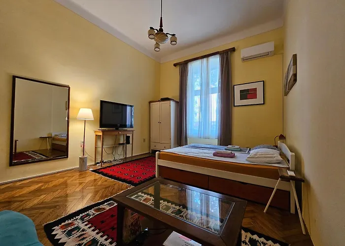 Cricket 2 Hostel Belgrade