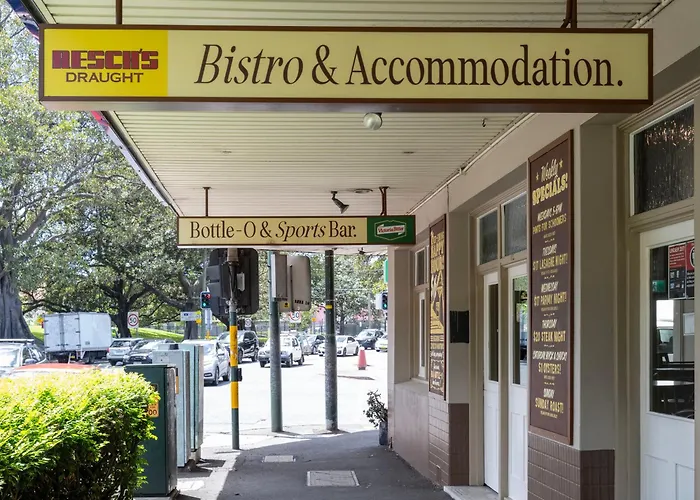 Bat And Ball Hostel Sydney