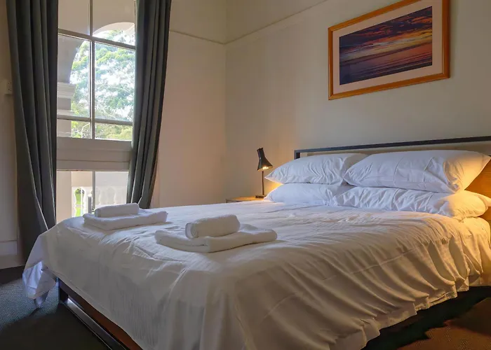 Bat And Ball Hostel Sydney