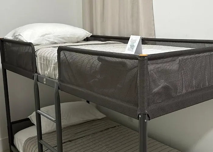104 Mixed Shared Rooms Central, Friendly, Affordable Miami