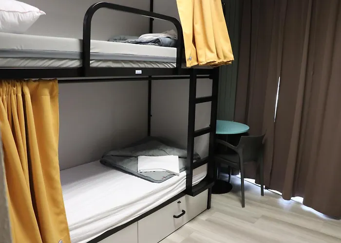 Hi Brussels Jacques Brel Hostel