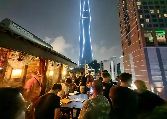 Chinatown Hostel By Mingle - Rooftop Private Jacuzzi With Bar Kuala Lumpur