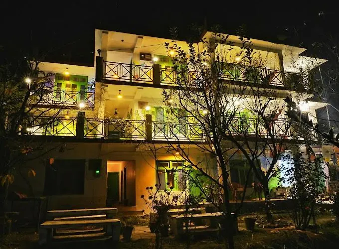 Rockway Hostel Manali 