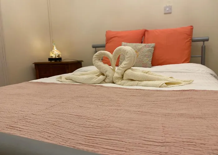 Hostl - Beds & Rooms - The Hostel Inn Paphos, Old Town