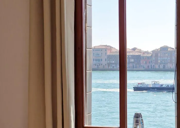 Silk Road Hostel Venice