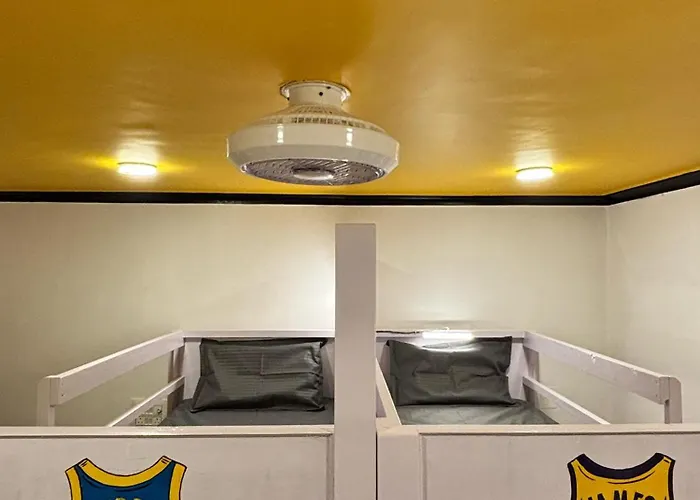 Hostel Arena & Cafe Srinagar 