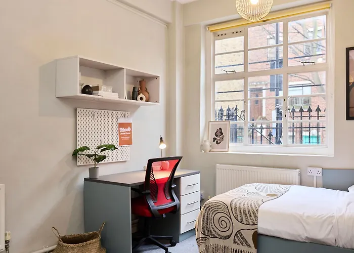 Louise House Hostel London