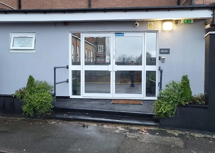 Prime Retreats - Flynn House Hostel Birmingham