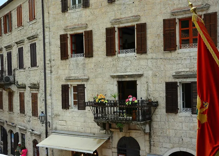 Montenegro Backpackers Home Kotor