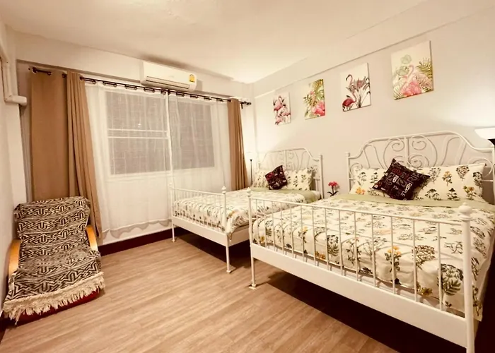 Baan Nampetch Hostel Bangkok
