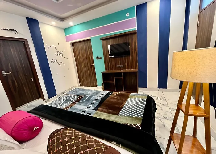Bonfire Hostels Rishikesh