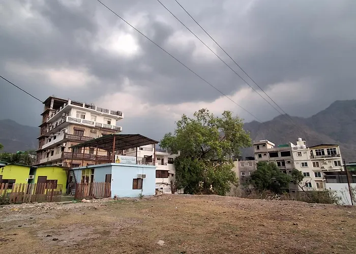 Landlopers Hostel Rishikesh