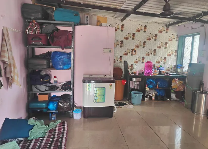 Miraj Khan Dormitory Pg Mumbai