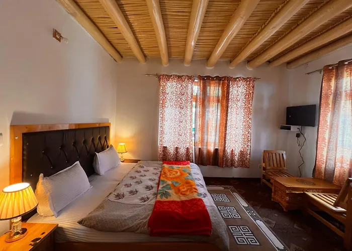 Sky Land Guest House Leh