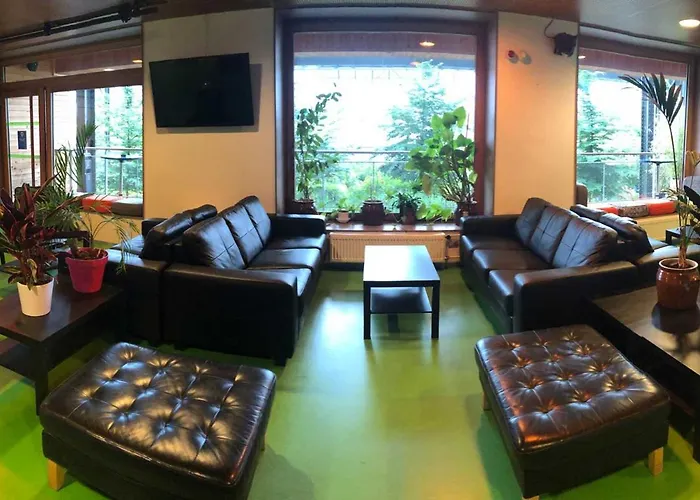 Auberge De Jeunesse Hi Paris Yves Robert
