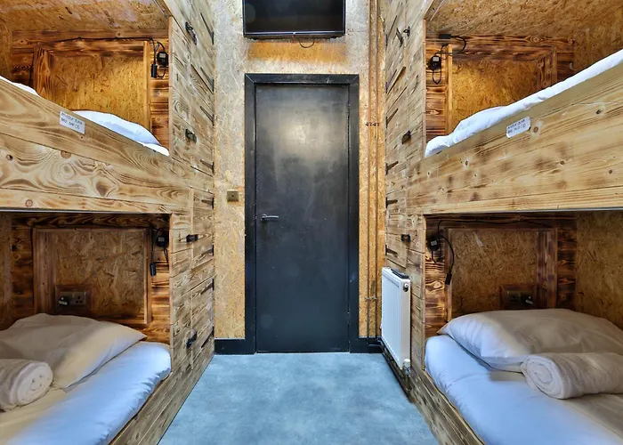 Studio 95 Hostel Swansea