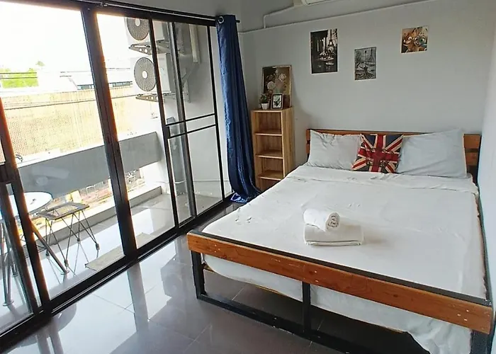 La Belle Nuit House Hostel Chiang Mai