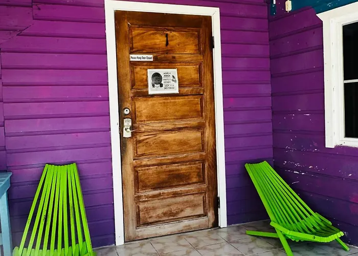Go Slow Guesthouse Caye Caulker