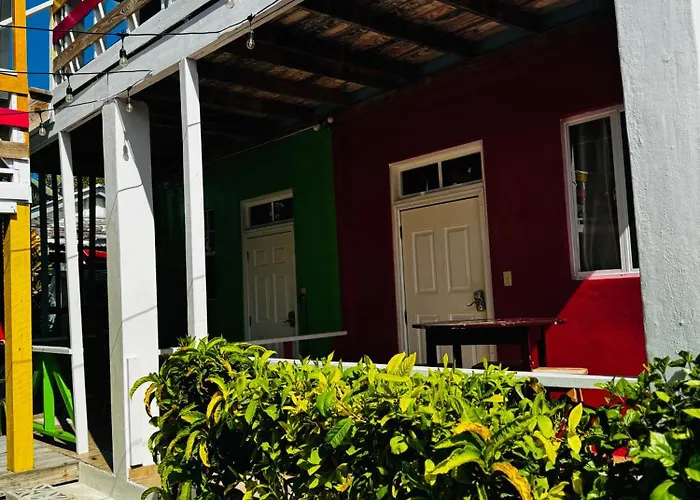 Go Slow Guesthouse Caye Caulker