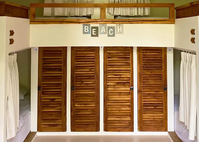 White Penny Hostel Seminyak 