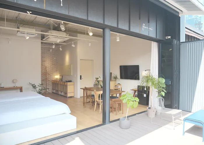 Upflo Hostel Seoul