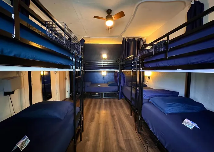 Ith San Diego Mission Beach Backpacker Hostel